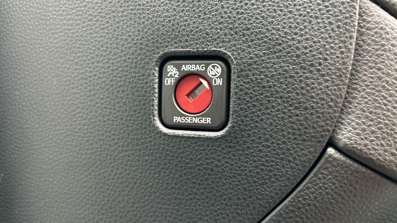 Used Toyota C-HR 2025 for sale - 78047904: Photo 43