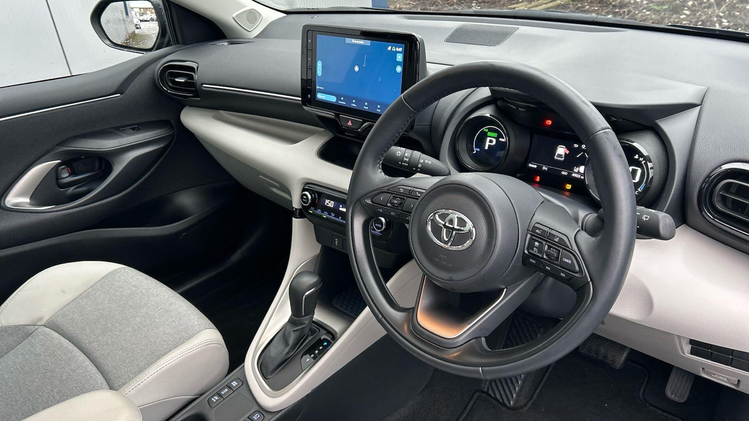 Used Toyota Yaris 2023 for sale - 77497025: Photo 10