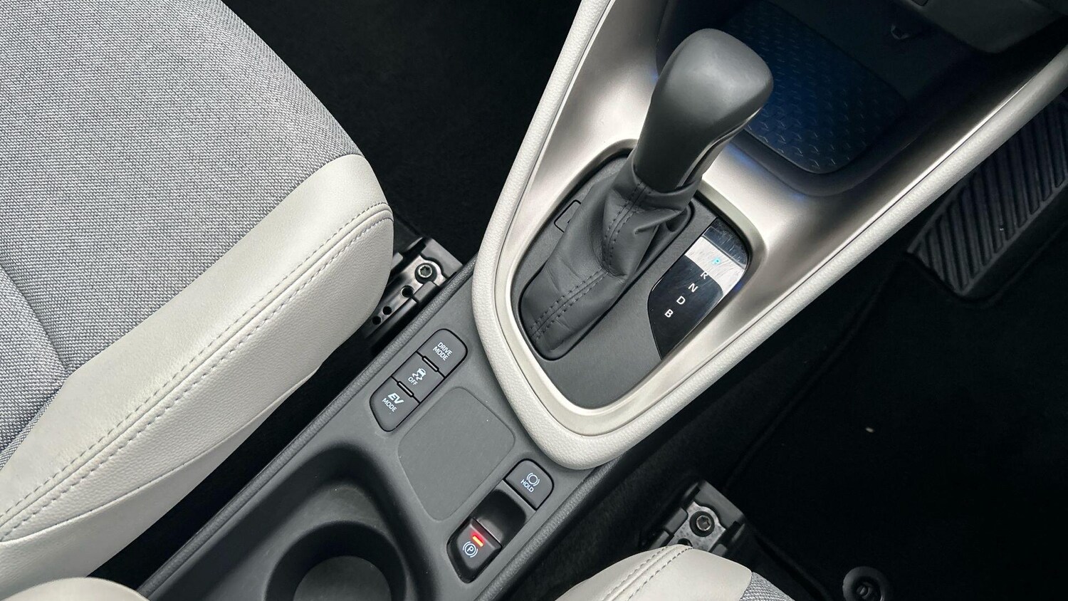 Used Toyota Yaris 2023 for sale - 77497025: Photo 33