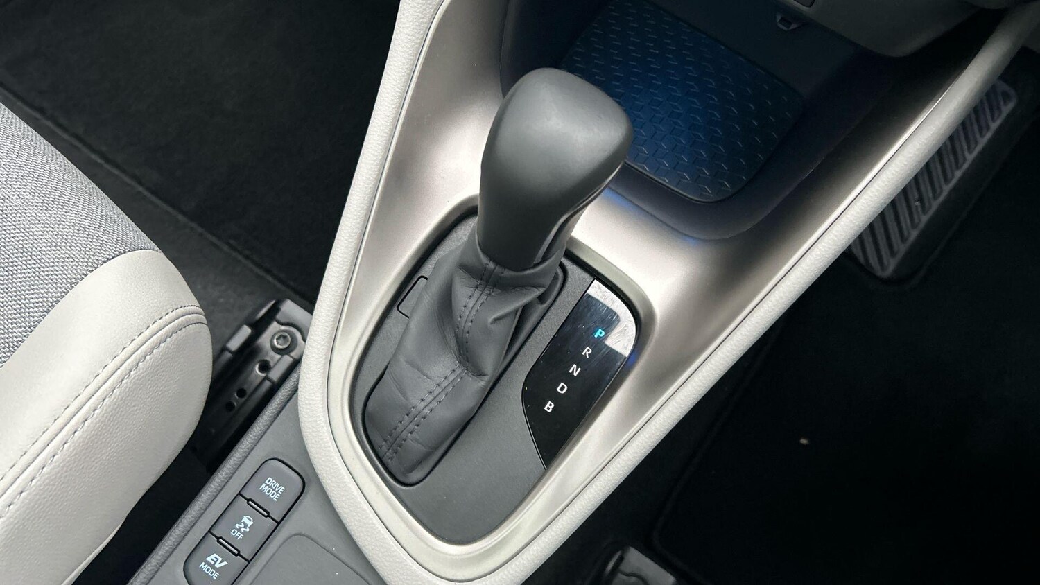 Used Toyota Yaris 2023 for sale - 77497025: Photo 34