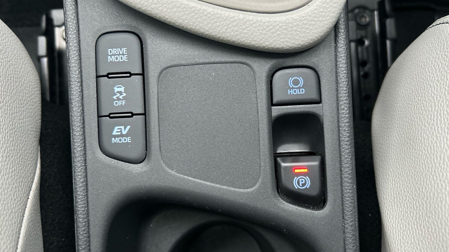 Used Toyota Yaris 2023 for sale - 77497025: Photo 35