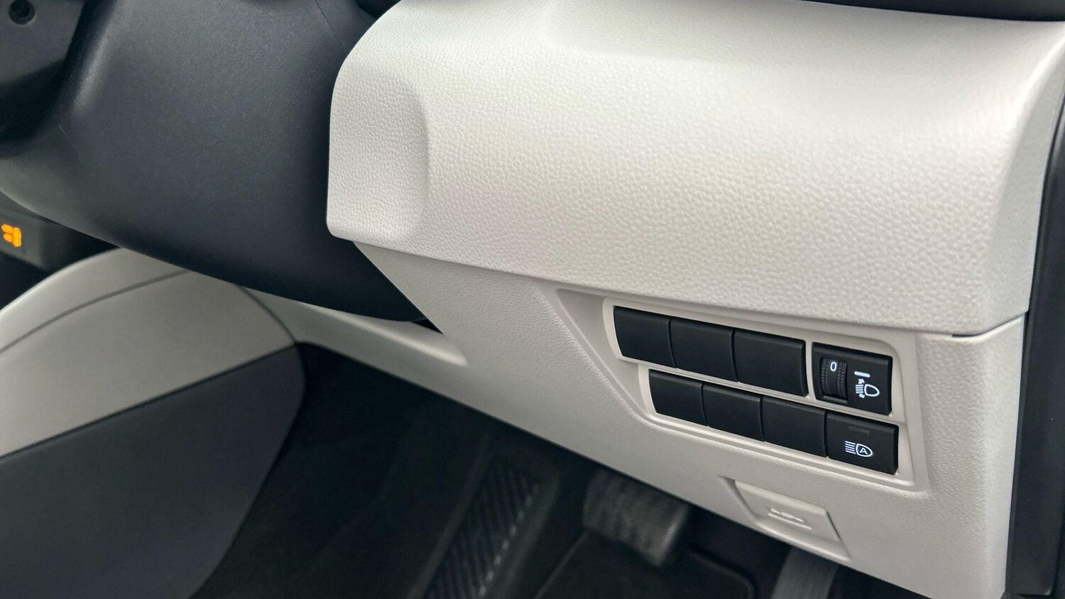 Used Toyota Yaris 2023 for sale - 77497025: Photo 44