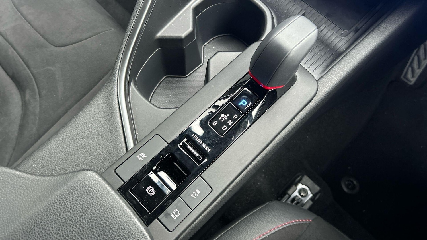 Used Toyota C-HR 2025 for sale - 76886318: Photo 30