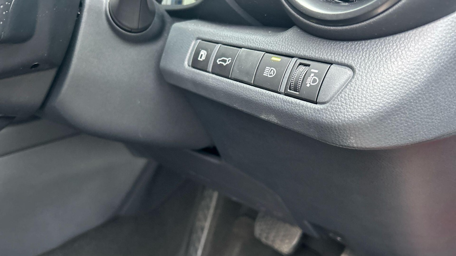 Used Toyota C-HR 2025 for sale - 76886318: Photo 45