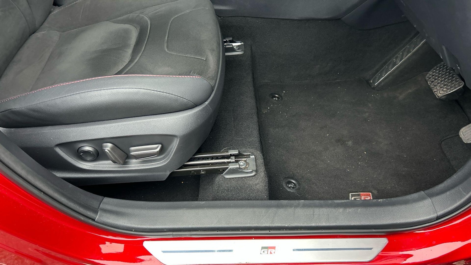 Used Toyota C-HR 2025 for sale - 76886318: Photo 46