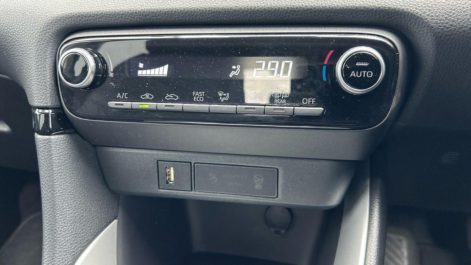 Used Toyota Yaris 2023 for sale - 78099932: Photo 29