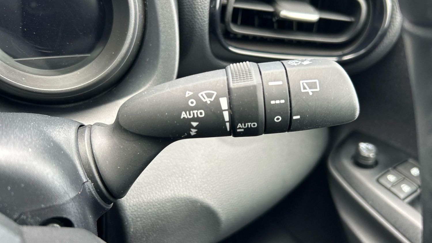 Used Toyota Yaris 2023 for sale - 78099932: Photo 35