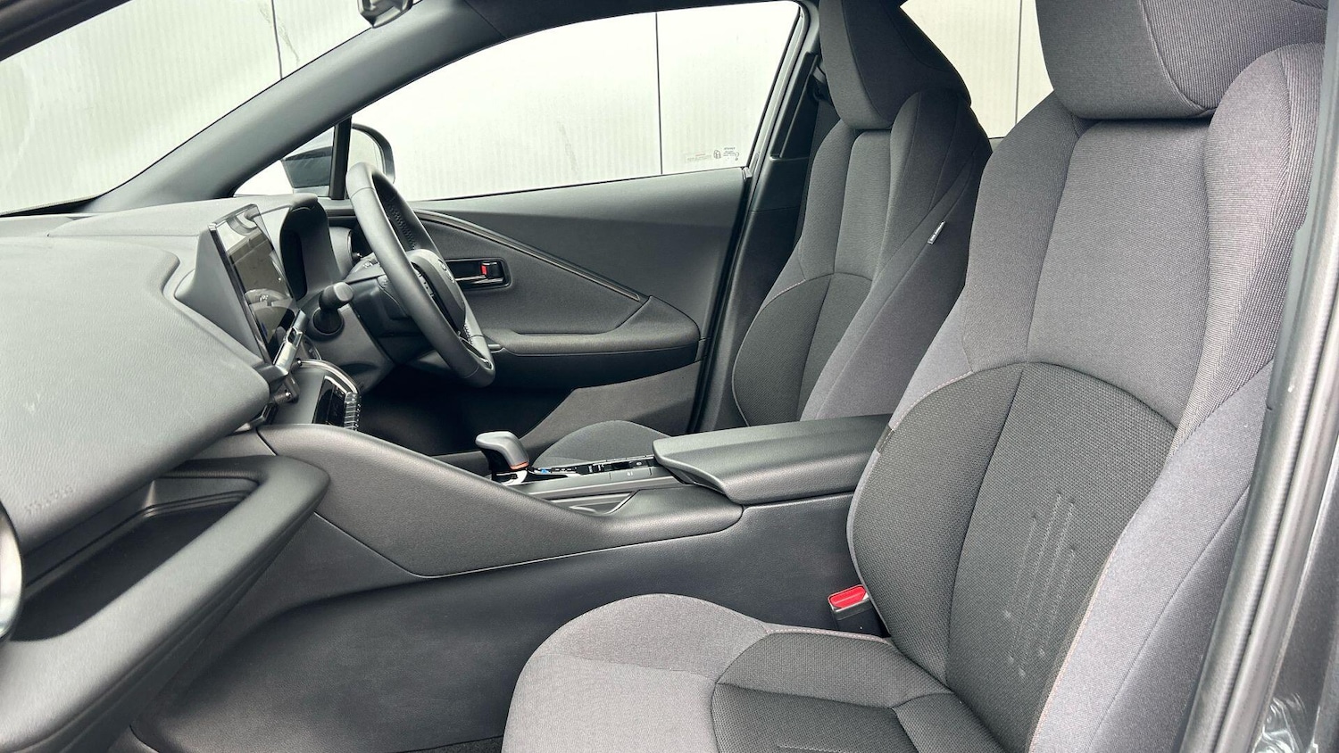 Used Toyota C-HR 2025 for sale - 77723630: Photo 14