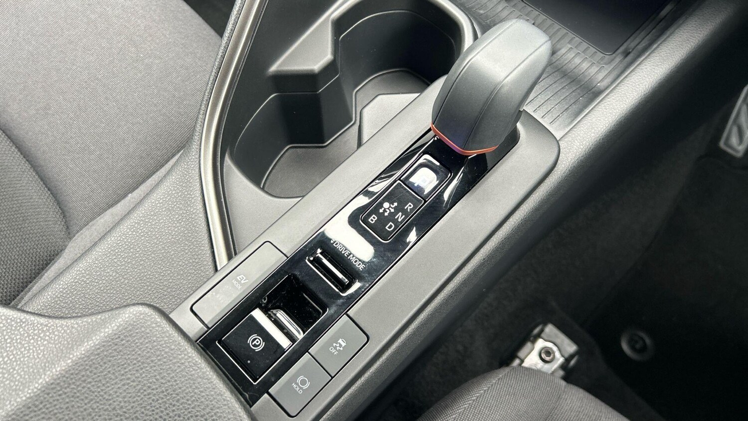 Used Toyota C-HR 2025 for sale - 77723630: Photo 31