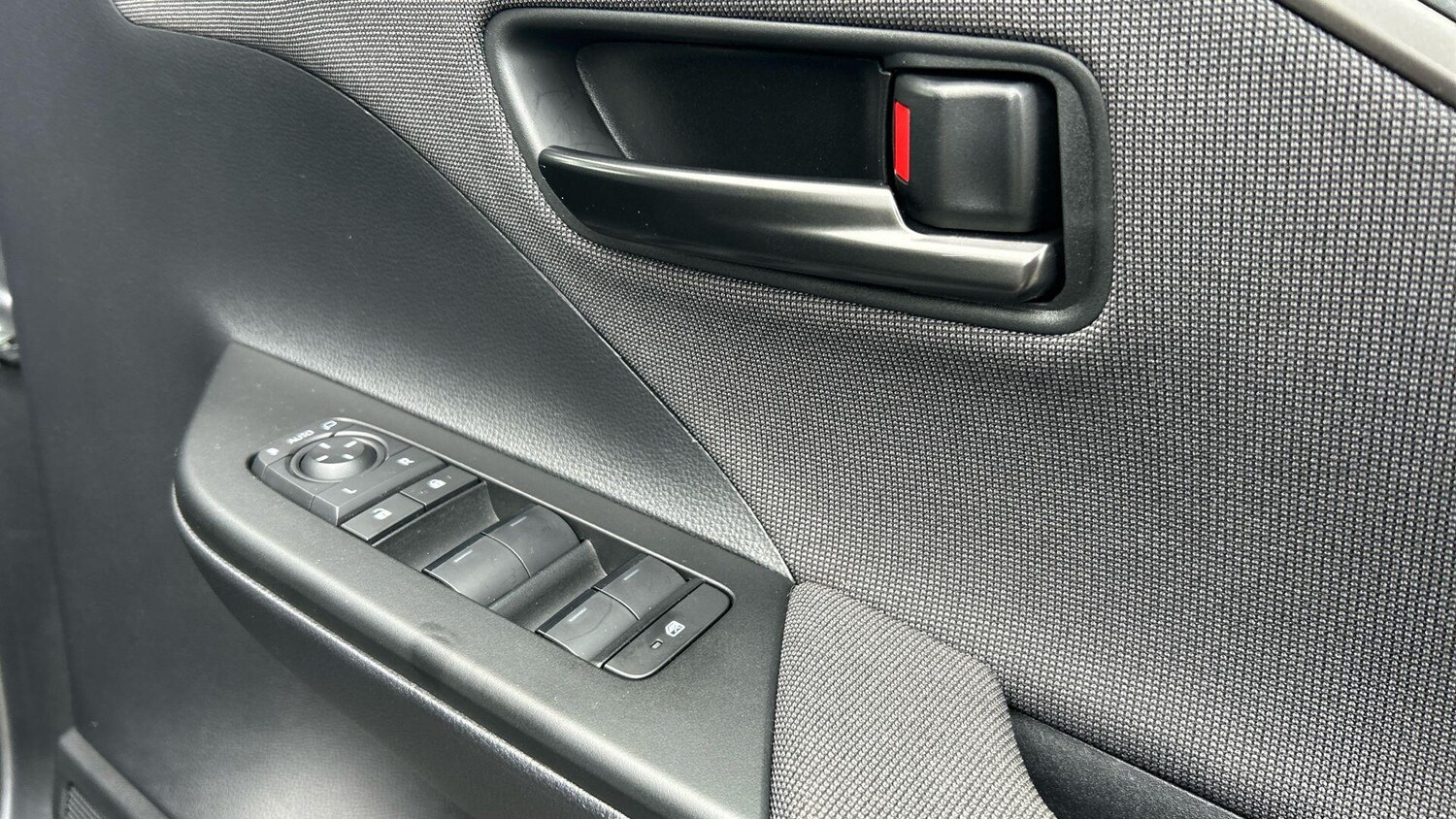 Used Toyota C-HR 2025 for sale - 77723630: Photo 41