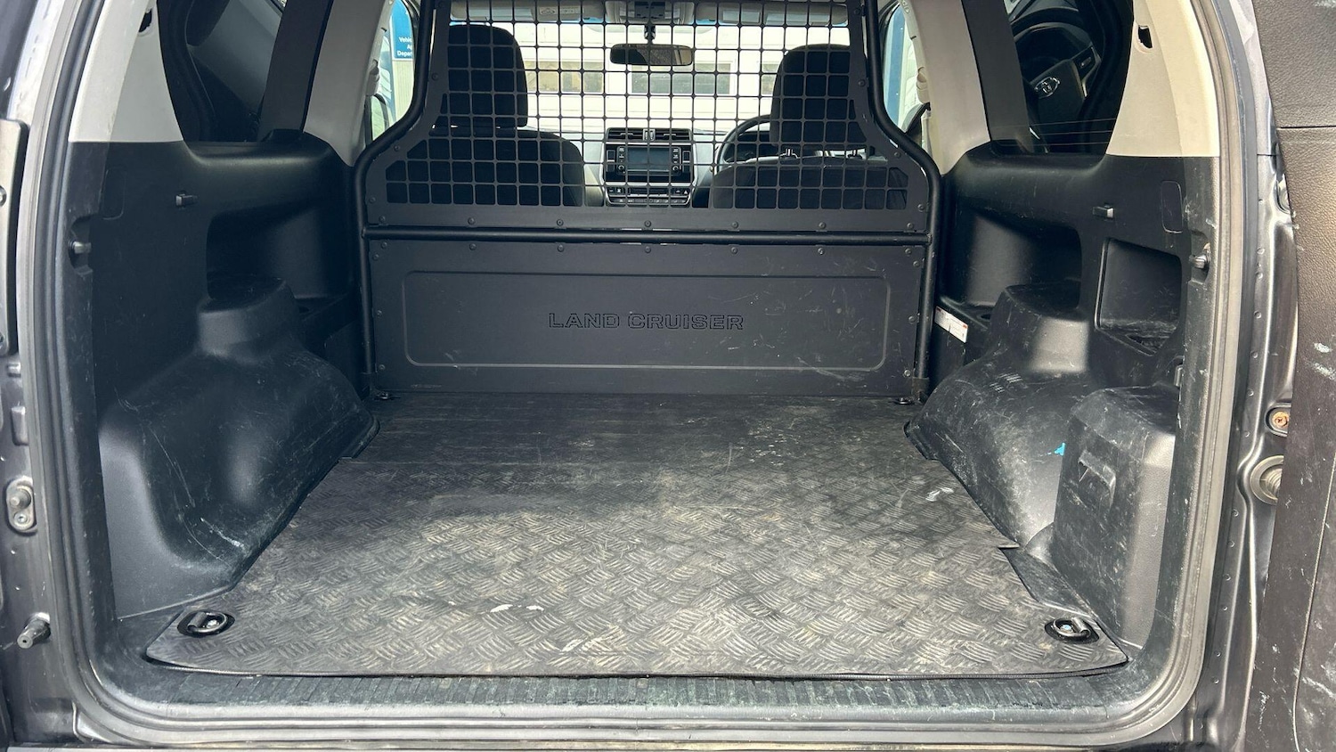 Used Toyota Land Cruiser 2023 for sale - 76964527: Photo 18