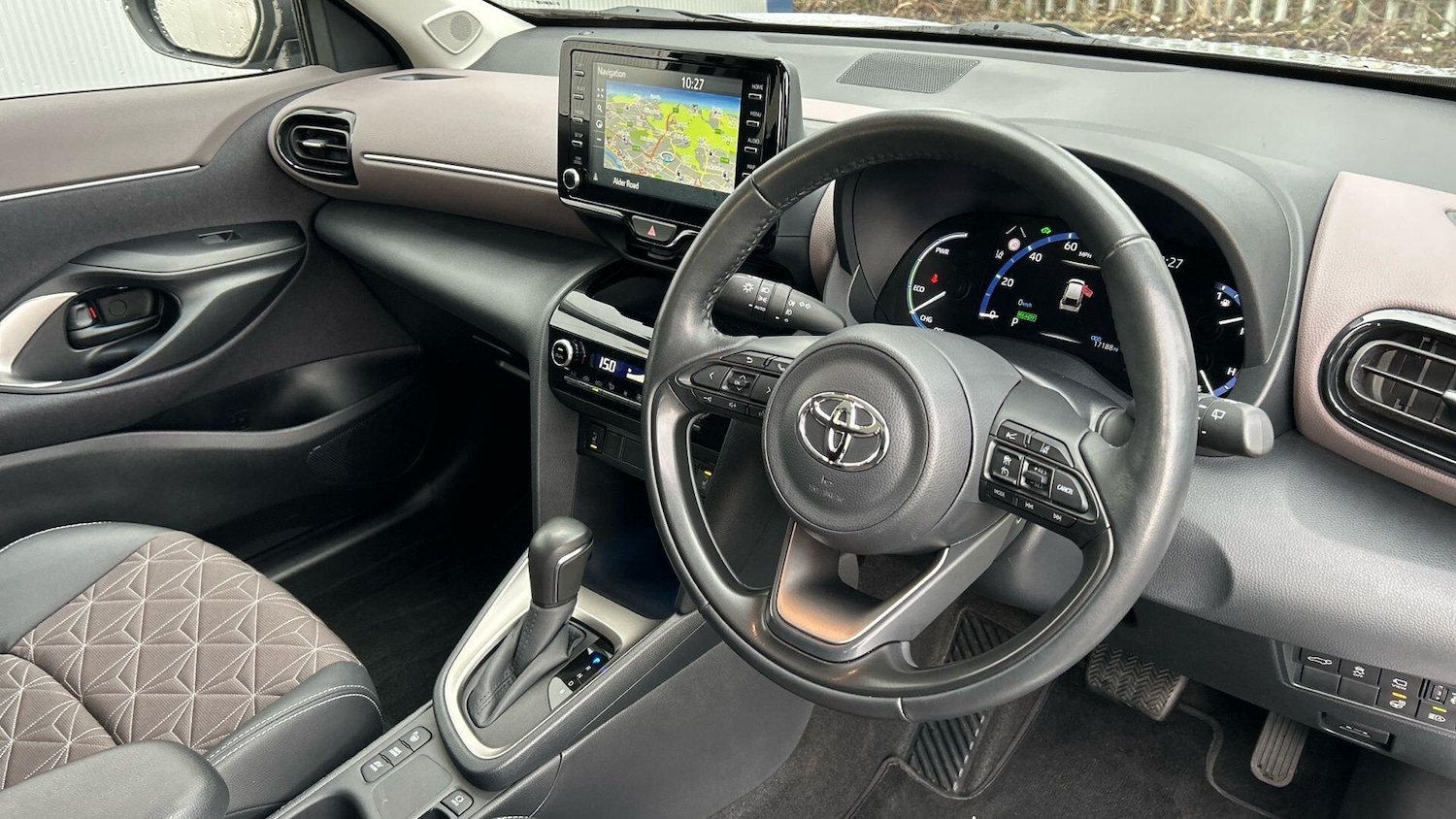 Used Toyota Yaris Cross 2023 for sale - 77456042: Photo 10