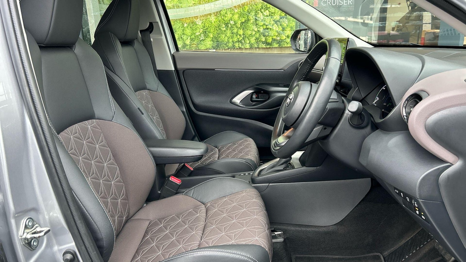 Used Toyota Yaris Cross 2023 for sale - 77456042: Photo 15