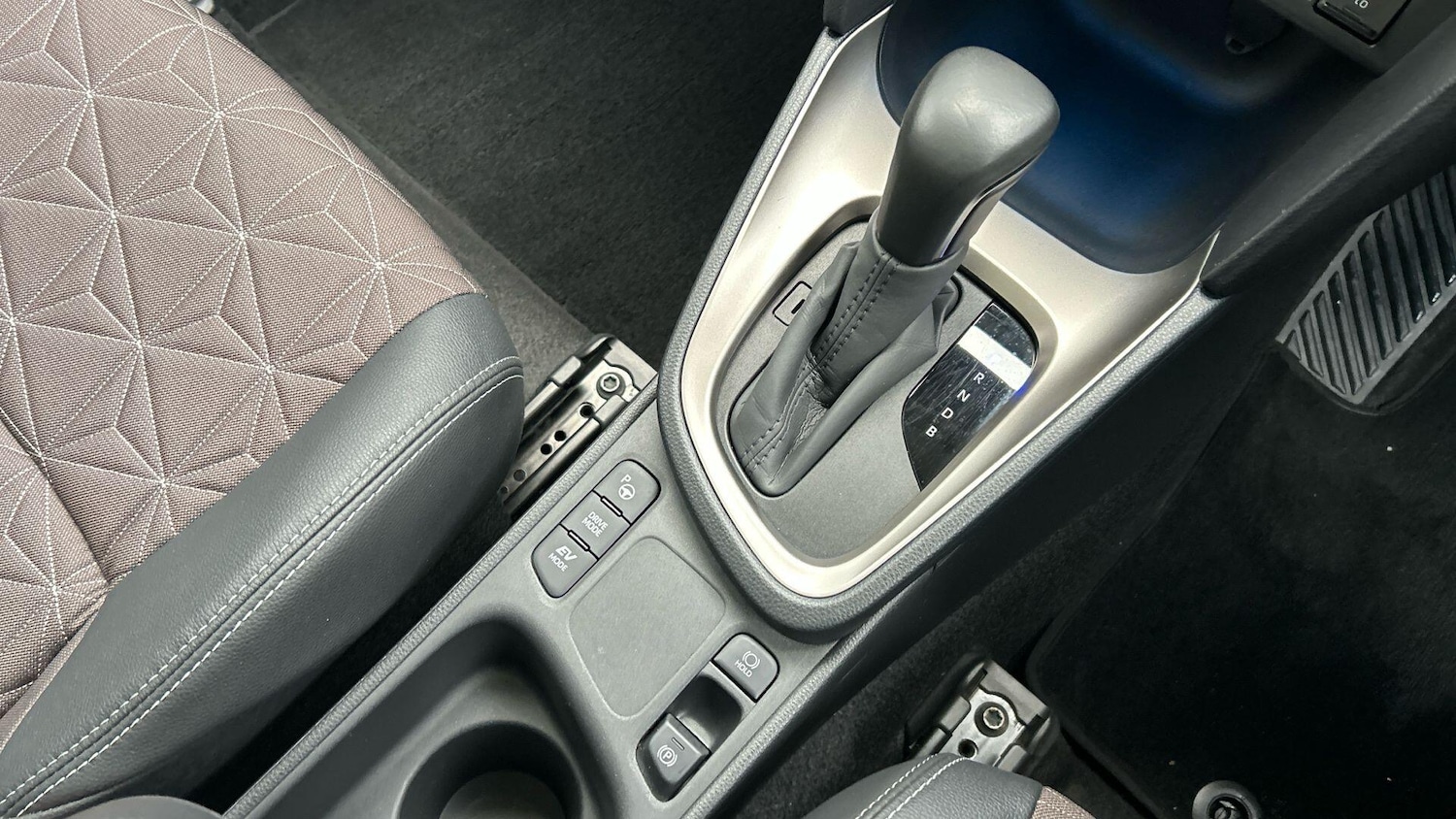 Used Toyota Yaris Cross 2023 for sale - 77456042: Photo 33