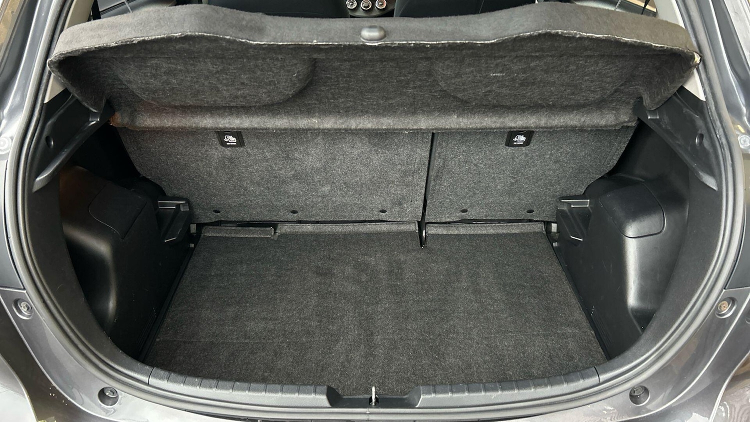 Used Toyota Yaris 2019 for sale - 77425753: Photo 18