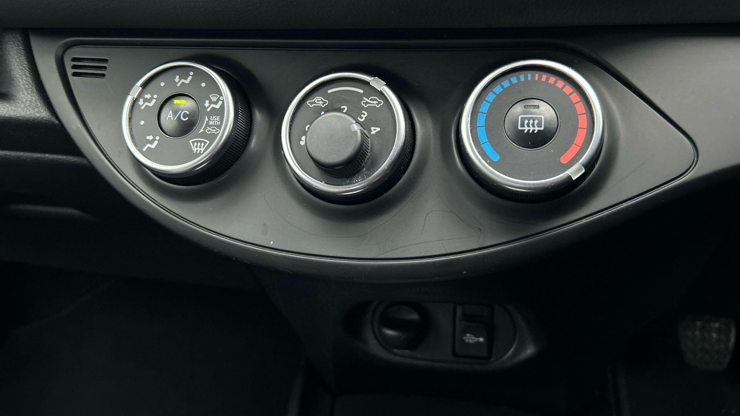 Used Toyota Yaris 2019 for sale - 77425753: Photo 26