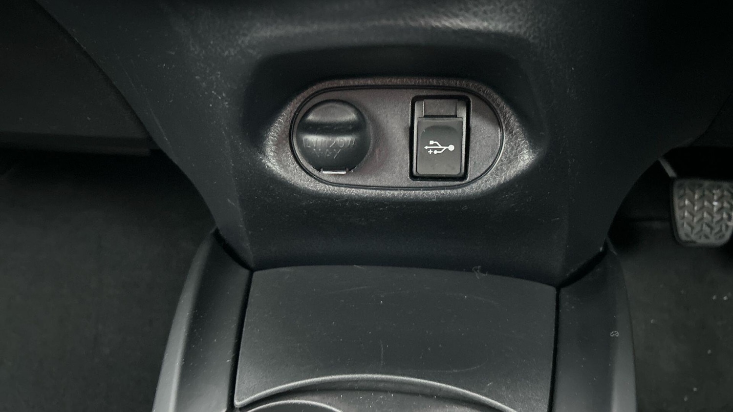 Used Toyota Yaris 2019 for sale - 77425753: Photo 31