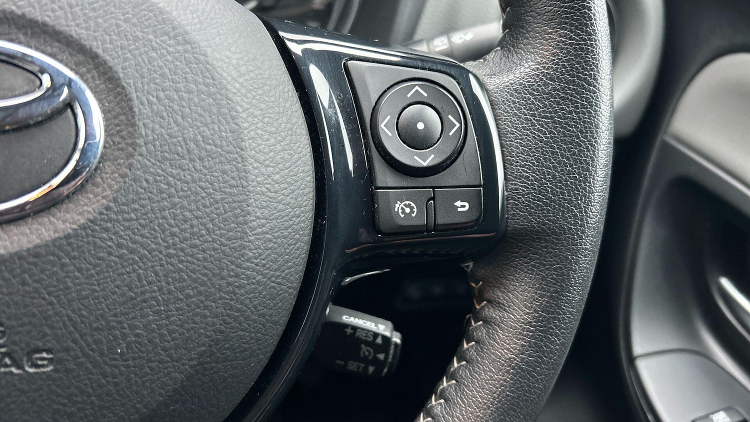 Used Toyota Yaris 2019 for sale - 77425753: Photo 33