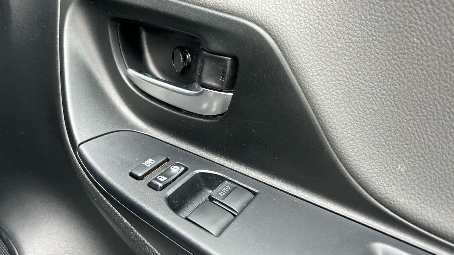 Used Toyota Yaris 2019 for sale - 77425753: Photo 35