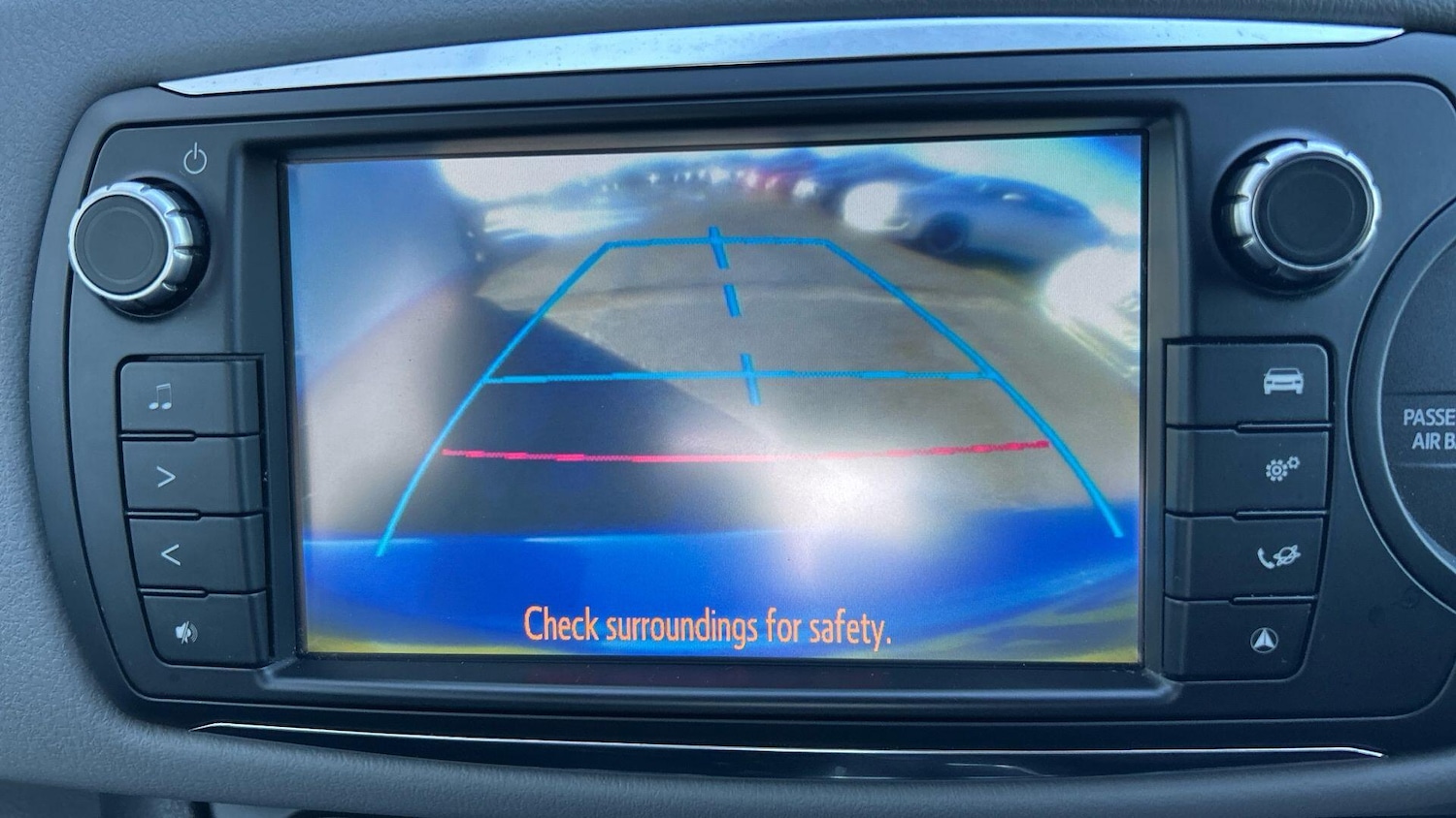 Used Toyota Yaris 2015 for sale - 76607383: Photo 11