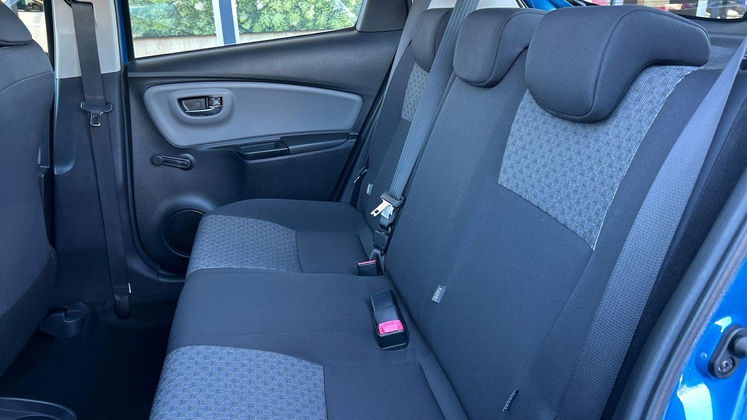 Used Toyota Yaris 2015 for sale - 76607383: Photo 17