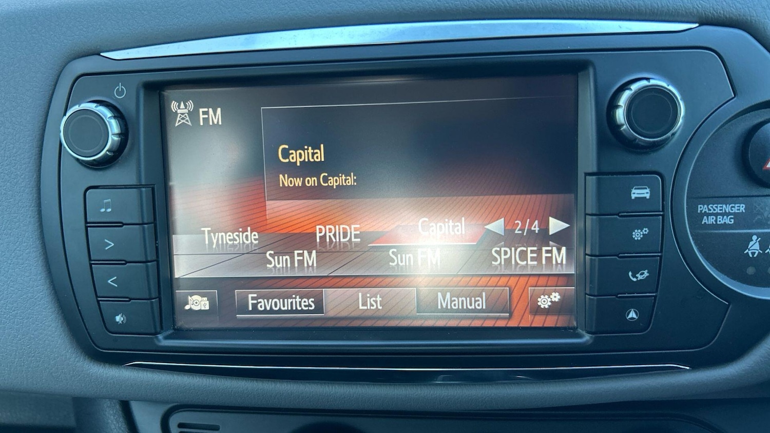 Used Toyota Yaris 2015 for sale - 76607383: Photo 24