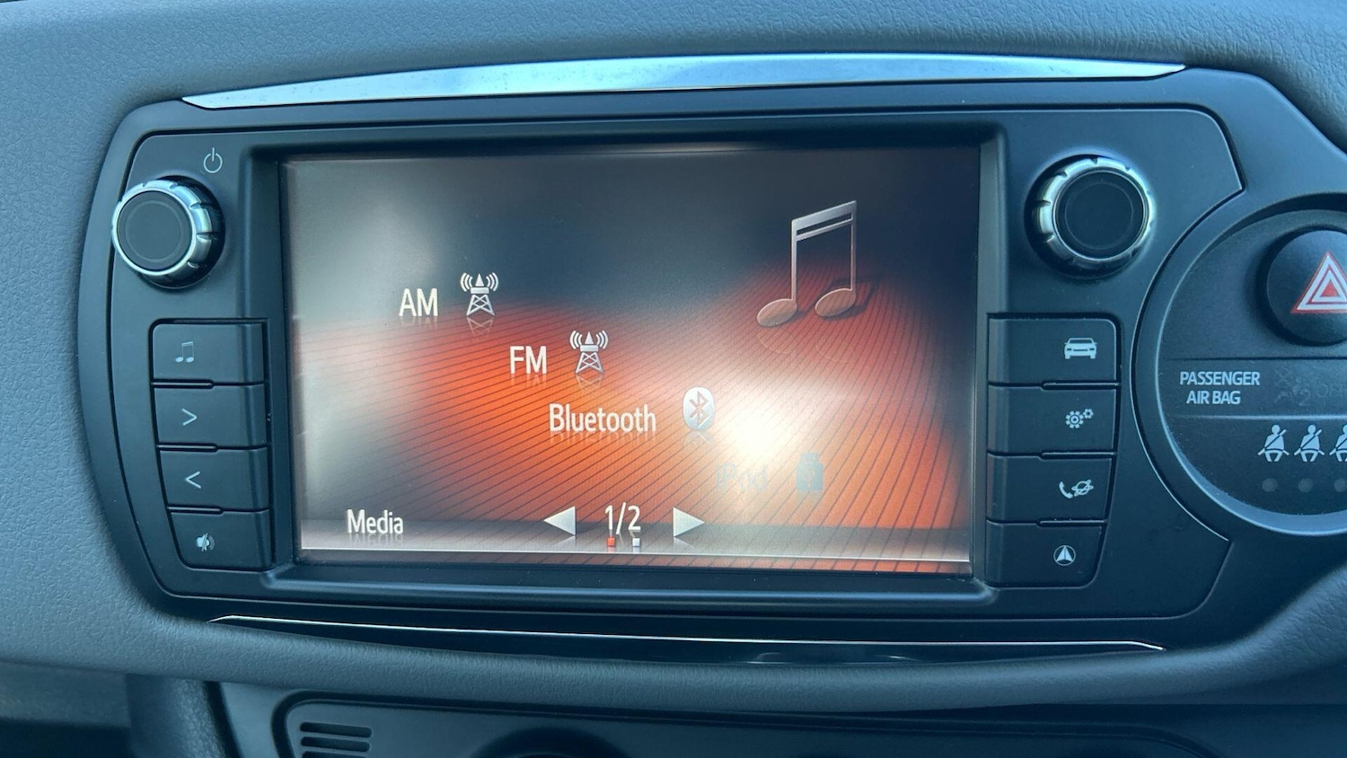 Used Toyota Yaris 2015 for sale - 76607383: Photo 25