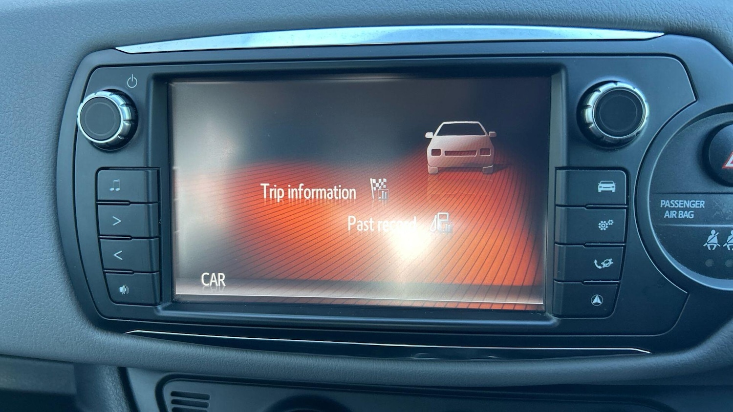 Used Toyota Yaris 2015 for sale - 76607383: Photo 27