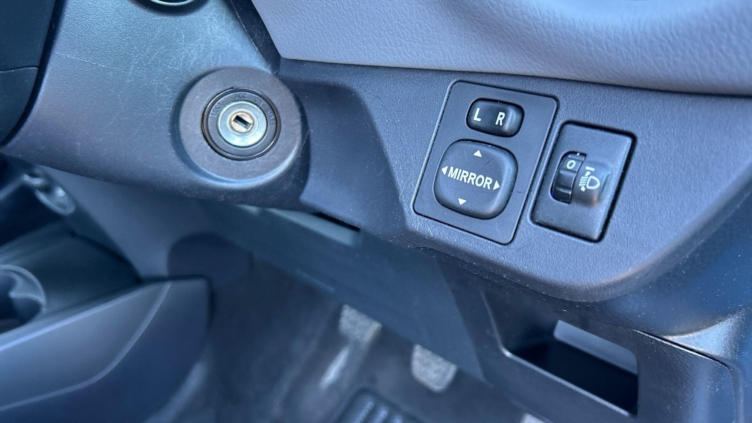 Used Toyota Yaris 2015 for sale - 76607383: Photo 36