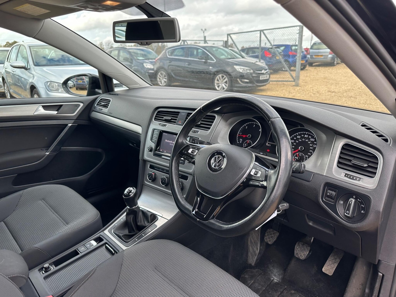 Used Volkswagen Golf 2014 for sale - 76398890: Photo 42