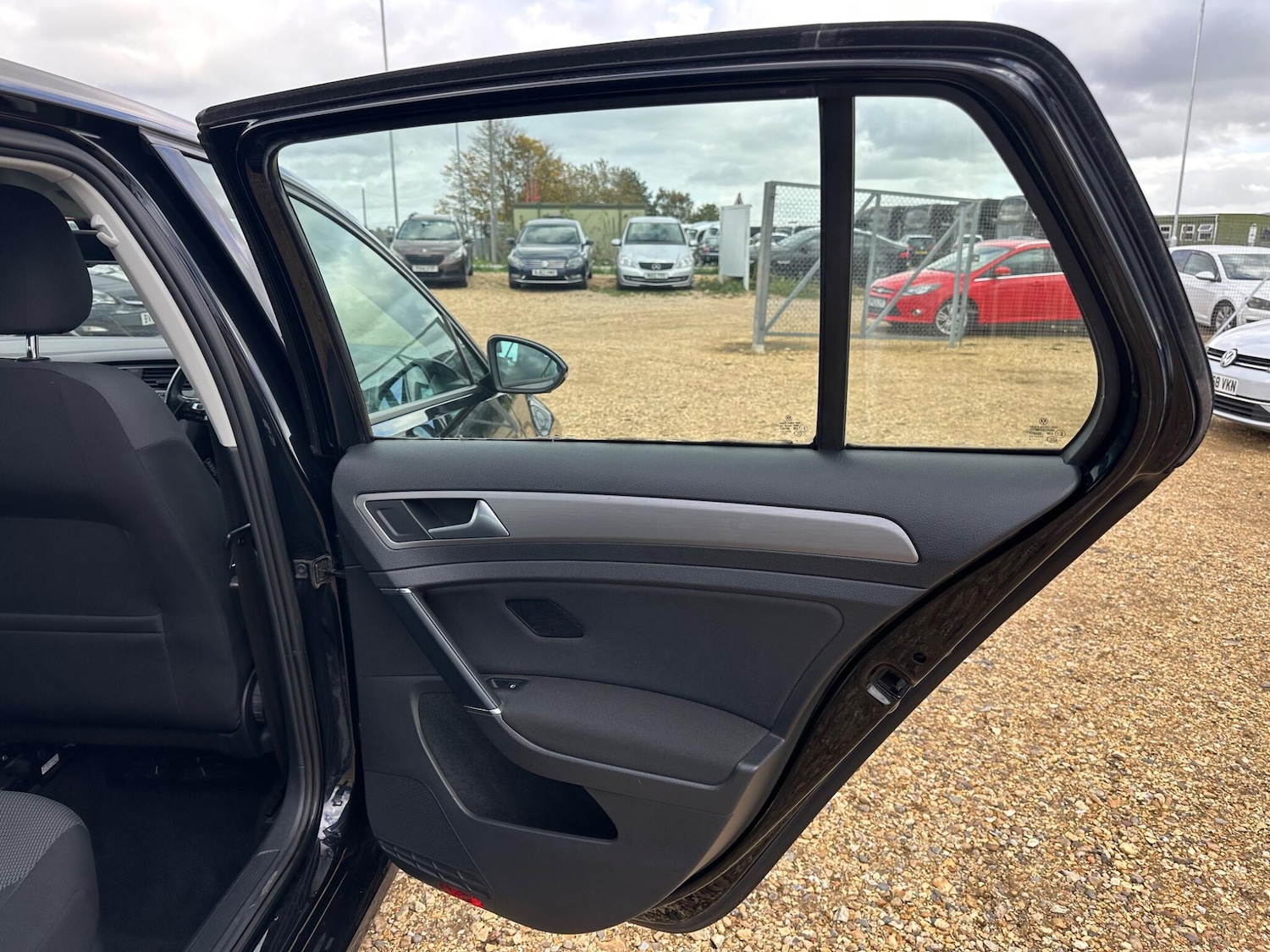 Used Volkswagen Golf 2014 for sale - 76398890: Photo 43