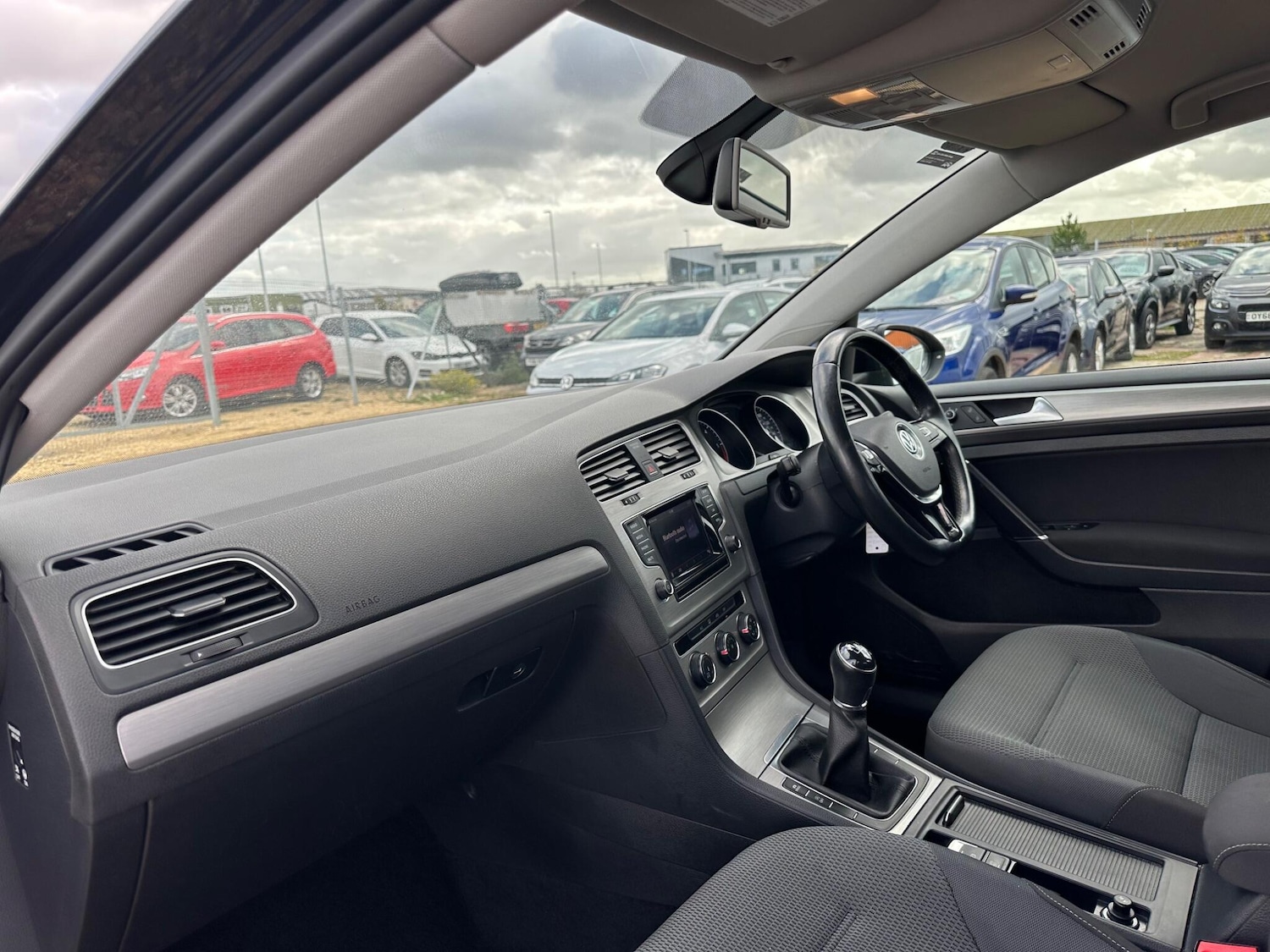 Used Volkswagen Golf 2014 for sale - 76398890: Photo 49