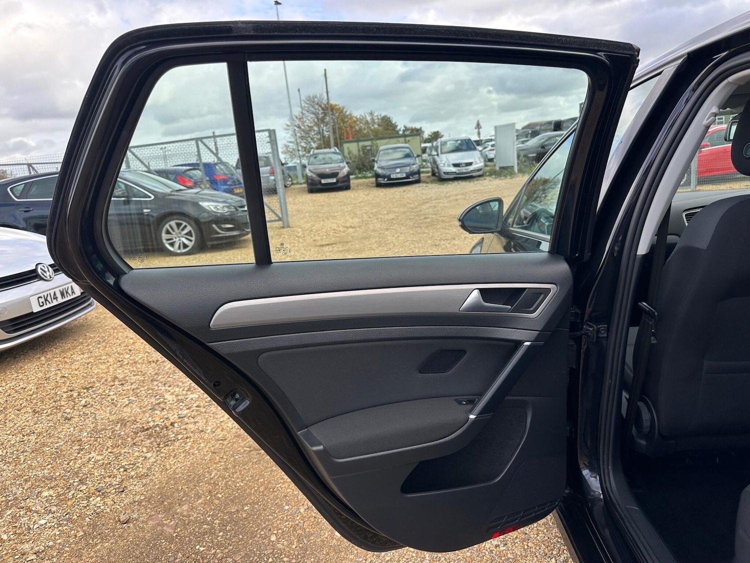 Used Volkswagen Golf 2014 for sale - 76398890: Photo 51