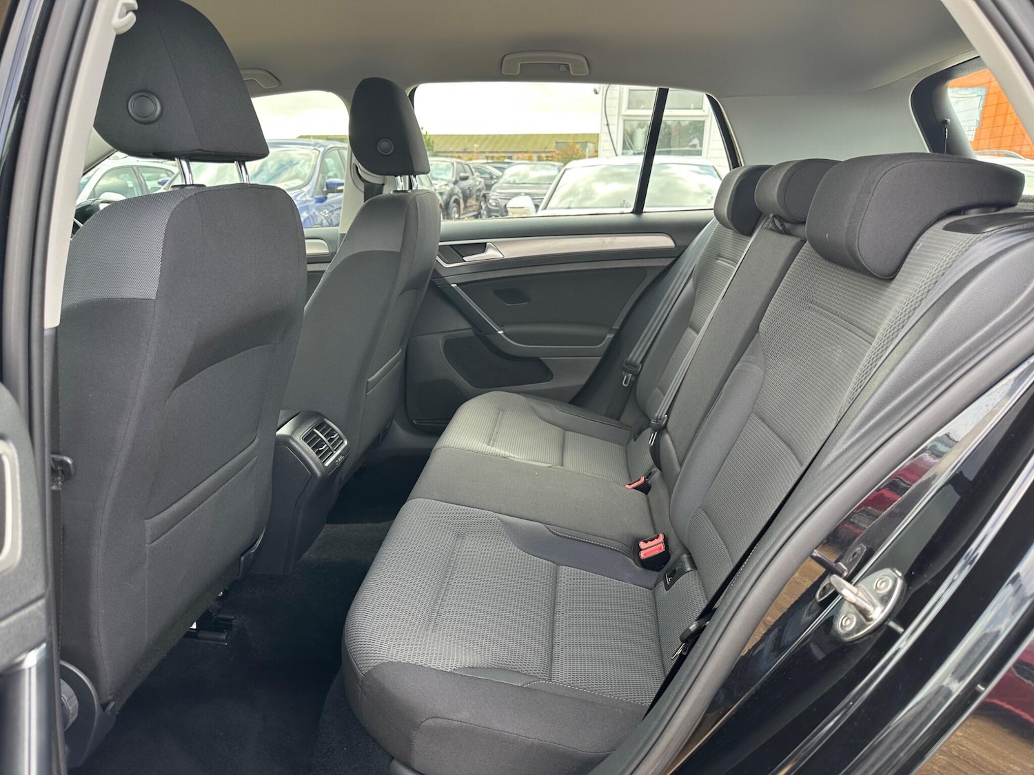 Used Volkswagen Golf 2014 for sale - 76398890: Photo 53