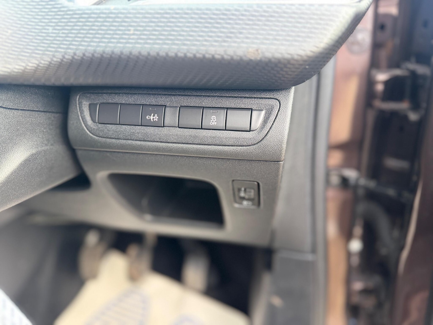 Used Peugeot 2008 2014 for sale - 77462122: Photo 14