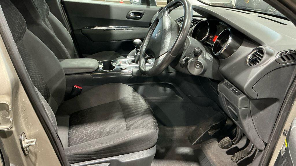 Used Peugeot 3008 2016 for sale - 77462125: Photo 10