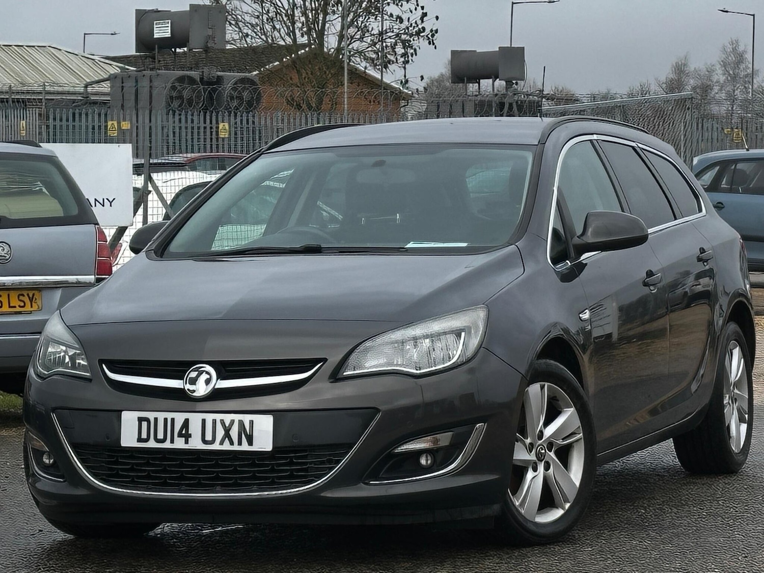 Used Vauxhall Astra 2014 for sale - 77462162: Photo 2