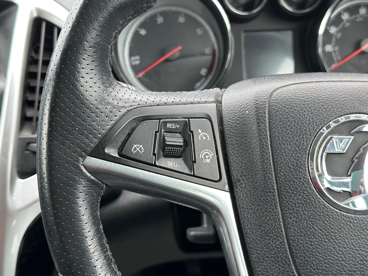 Used Vauxhall Astra 2014 for sale - 77462162: Photo 39