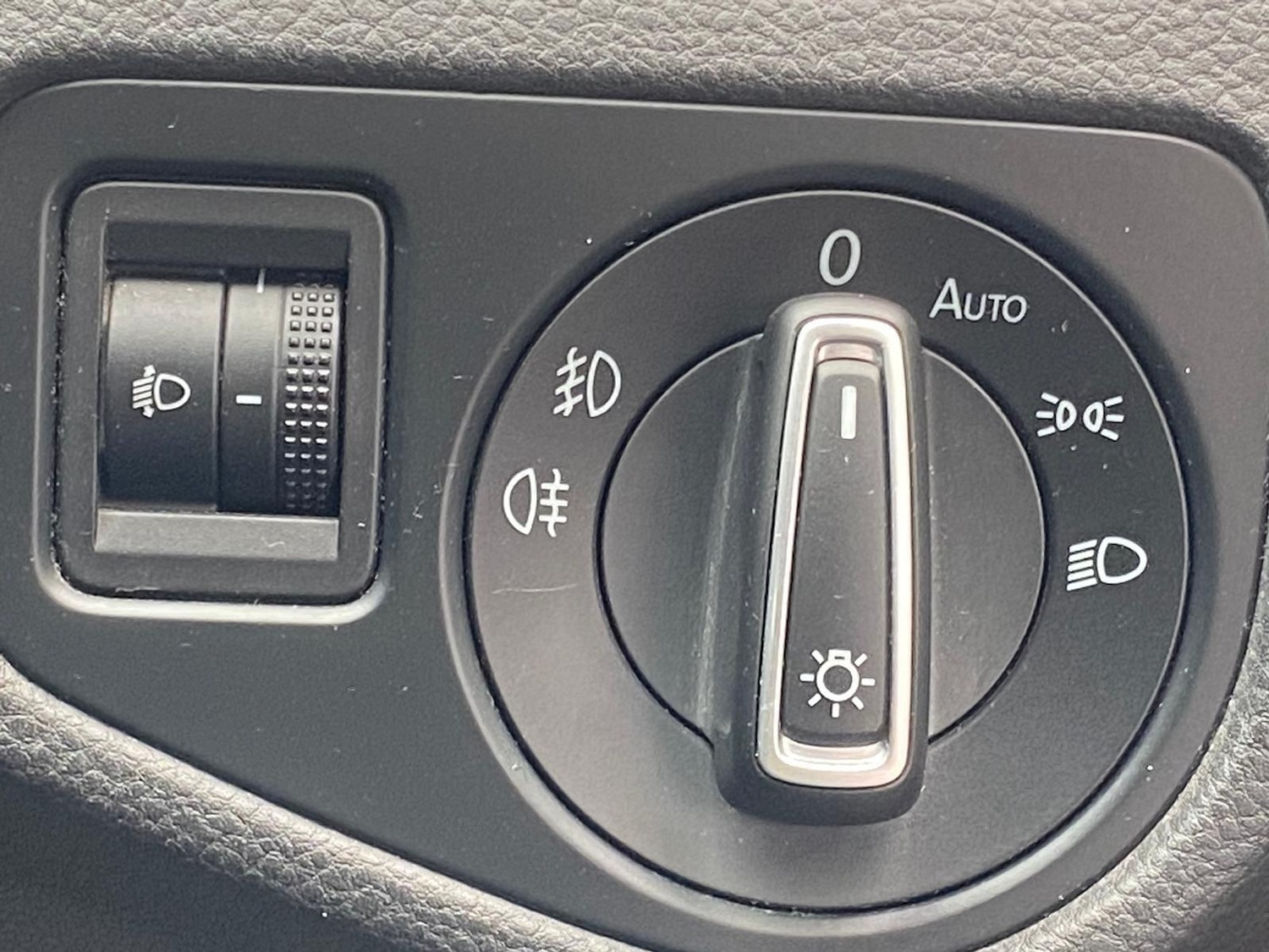 Used Volkswagen Golf 2015 for sale - 76585130: Photo 29