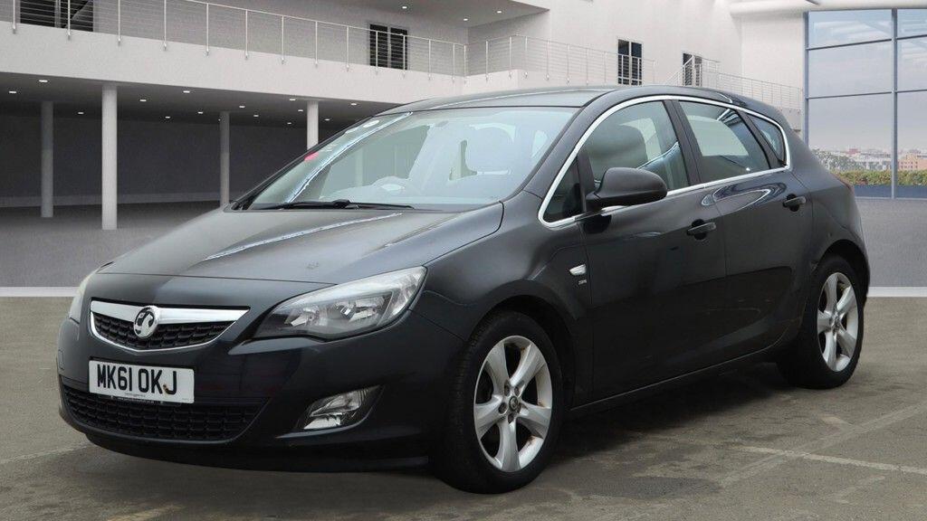 Used Vauxhall Astra 2011 for sale - 77538349: Photo 2