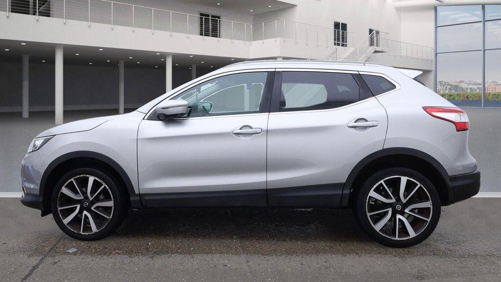 Used Nissan Qashqai 2015 for sale - 77633119: Photo 7