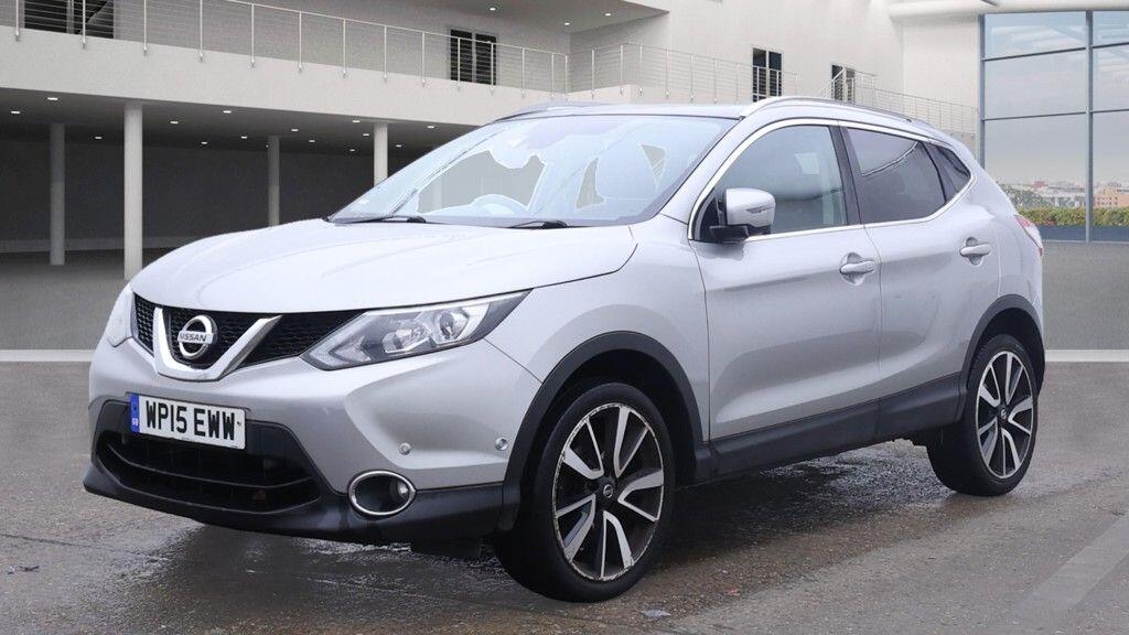 Used Nissan Qashqai 2015 for sale - 76572237: Photo 2
