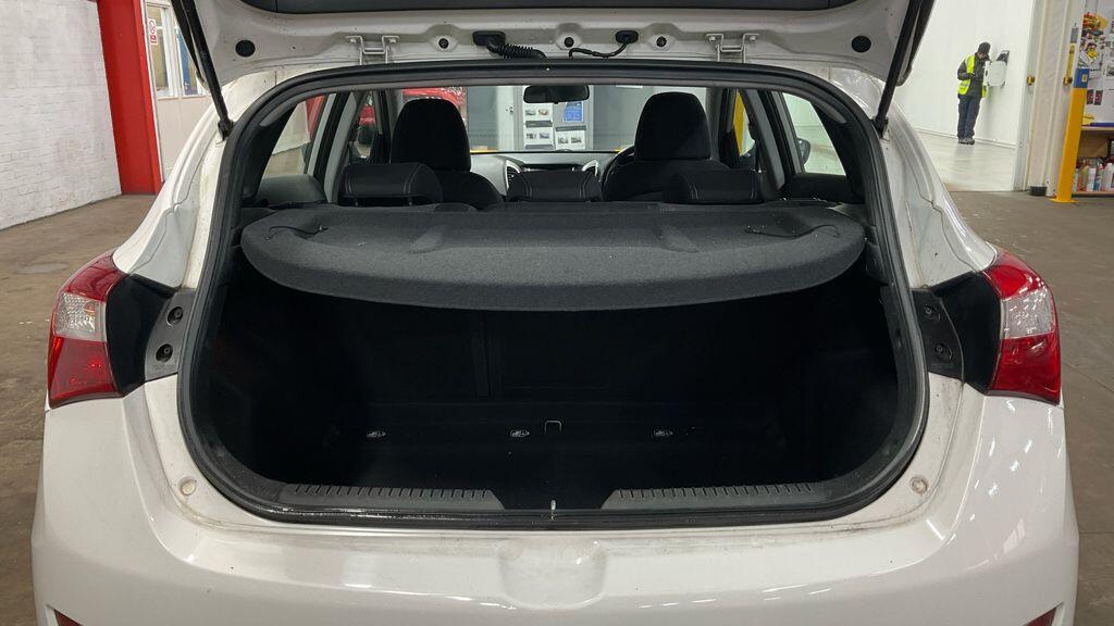 Used Hyundai i30 2014 for sale - 77538182: Photo 9