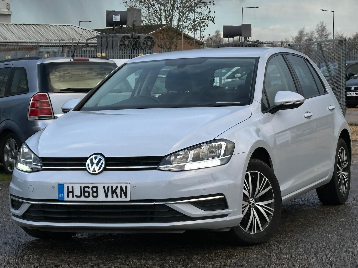 Used Volkswagen Golf 2018 for sale - 77462133: Photo 2