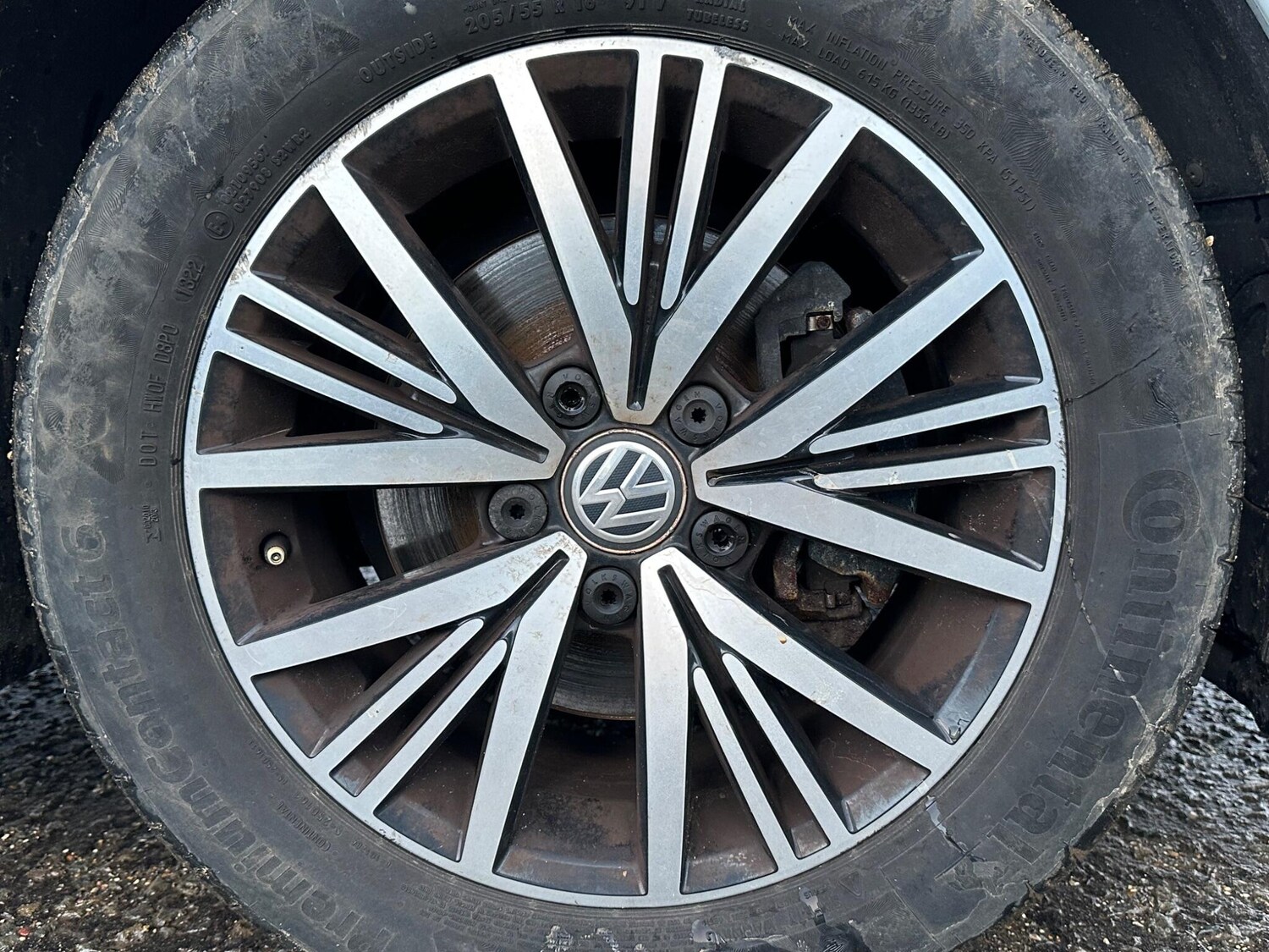 Used Volkswagen Golf 2018 for sale - 77462133: Photo 65