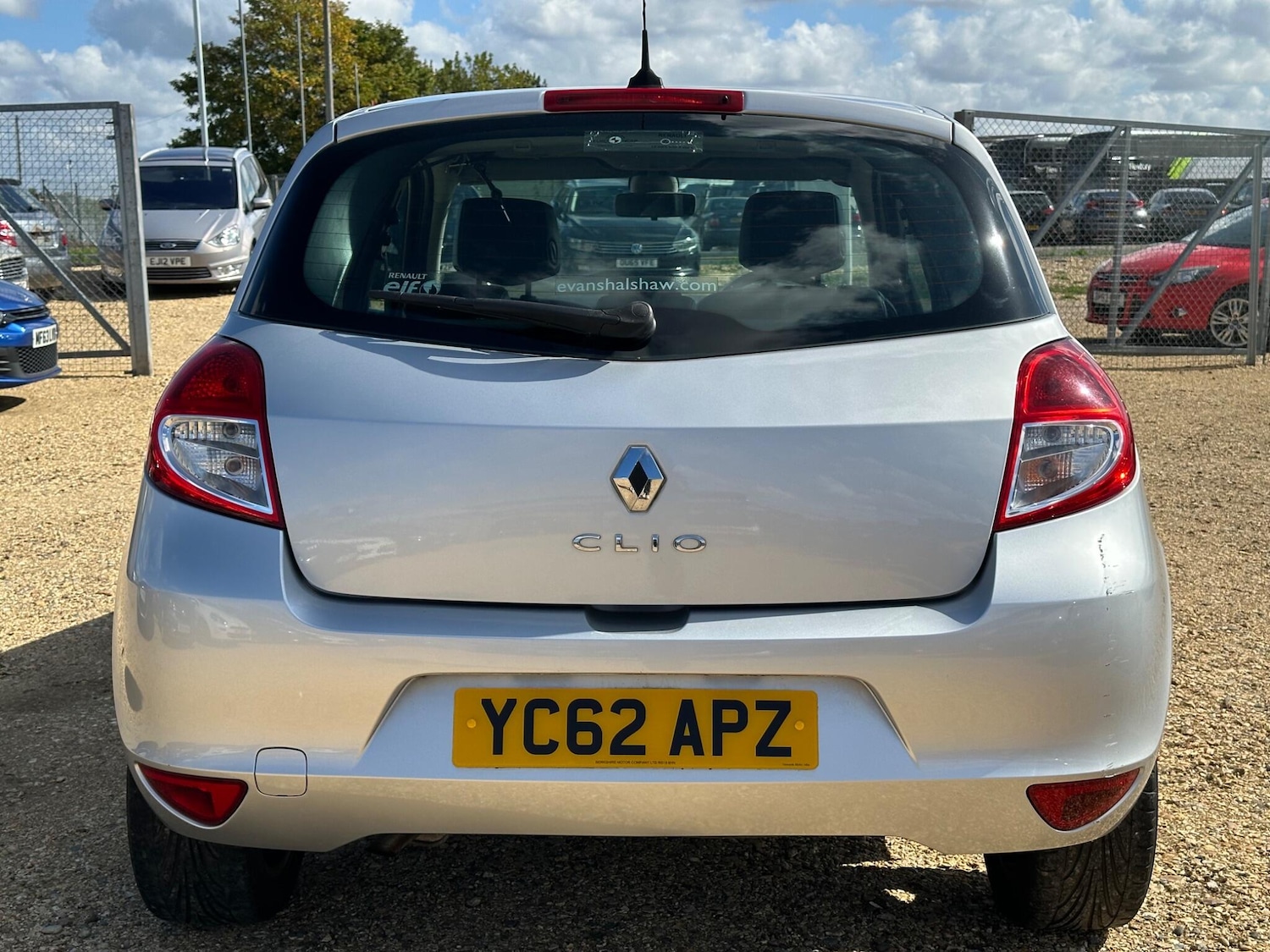 Used Renault Clio 2012 for sale - 76158877: Photo 11