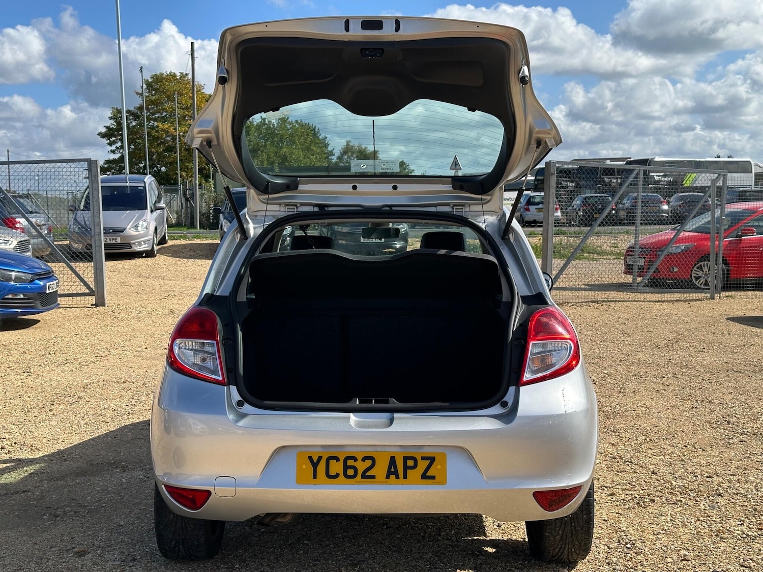 Used Renault Clio 2012 for sale - 76158877: Photo 14