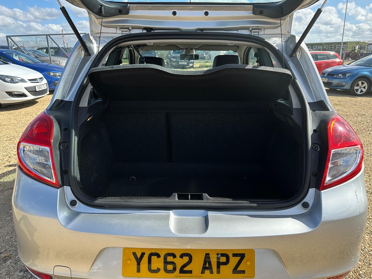 Used Renault Clio 2012 for sale - 76158877: Photo 15