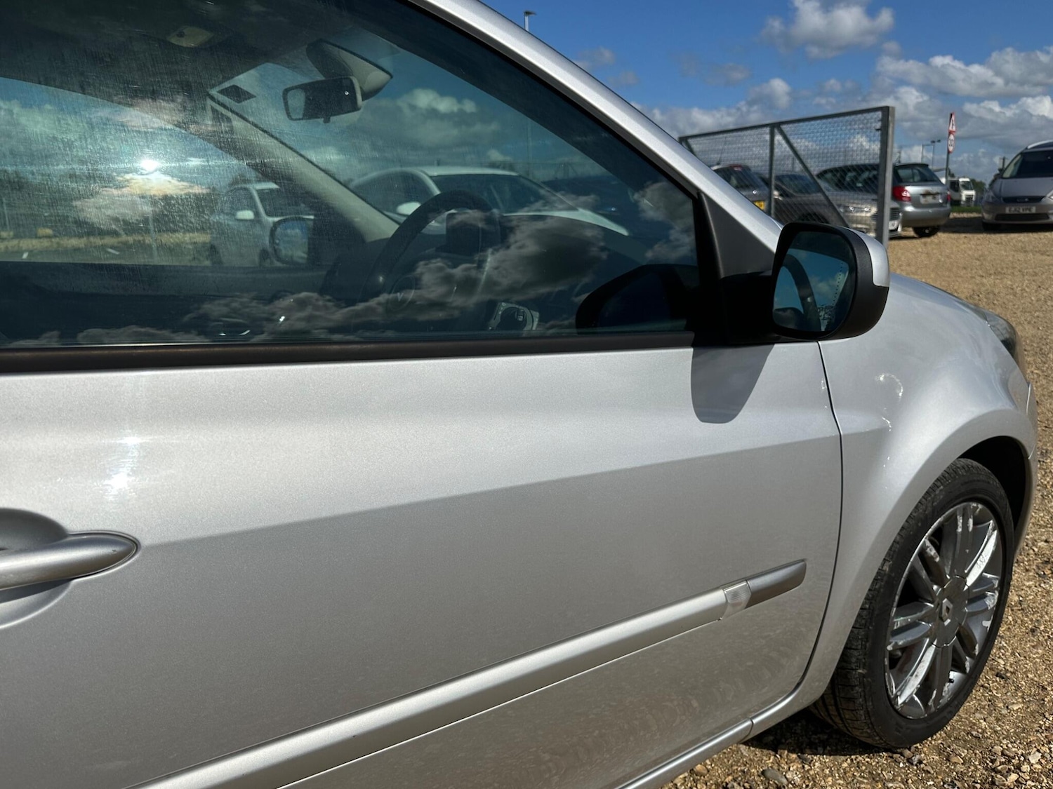 Used Renault Clio 2012 for sale - 76158877: Photo 25