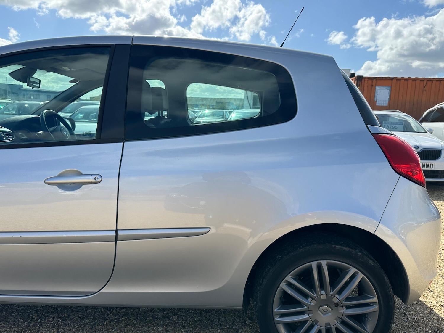 Used Renault Clio 2012 for sale - 76158877: Photo 31